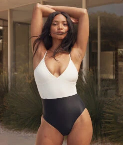 The Long Torso Wave - Sea Urchin & White Sand 7 The Long Torso Wave - Sea Urchin & White Sand -Summersalt Shop 1 ModelFront b0011531 ee84 4fff 8257 76ea6d005352