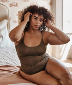 The Feel Free Adjustable Camisole - Clay -Summersalt Shop 2 ModelBack 1eb584d5 d425 4ab8 b997 9ddb355e2bd4