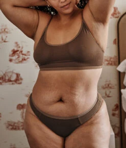 The Feel Free High Rise Brief Underwear - Clay -Summersalt Shop 2 ModelBack 81f8ac2f d81a 4442 a0bb bd539c1f163e