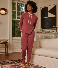 The Coziest Cashmere Blend Jogger - Rosewood & Shell -Summersalt Shop 2 ModelBack cdb6ccd1 384d 42f3 846c 5e9170f4f9e4