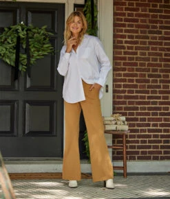 The Easy High-Waisted Flare Pant - Chai -Summersalt Shop 2 ModelBack dbd574f2 b8cf 40f0 92d8 18298a257cfb
