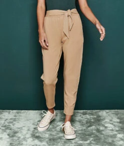 The Softest French Terry Tie-Waist Pant - Fawn -Summersalt Shop 3 ModelFullBody 06ca6102 8452 4cda 9401 234929716cdf