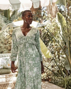 The Cinched Waist Caftan Dress - Vintage Floral In Ivy 7 The Cinched Waist Caftan Dress - Vintage Floral In Ivy -Summersalt Shop 3 ModelFullBody 3761f450 c505 4e75 9760 ee1a218ce0d3