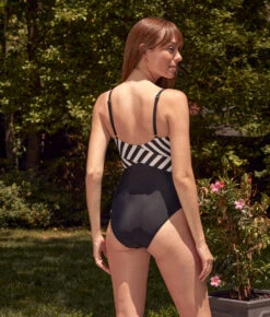 The Sea Breeze Cutout One-Piece - Mixed Stripe In Sea Urchin & White Sand -Summersalt Shop 3 ModelFullBody 43b251b6 1204 44b5 868d c623544e9353