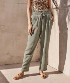 The Going Places Gauze Drawstring Pant - Agave 10 The Going Places Gauze Drawstring Pant - Agave -Summersalt Shop 4 ModelDetail f75b1085 d015 48fe ba73 dde1346e4348