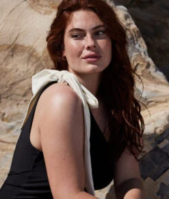 The Bow-Shoulder Ruched Sidestroke - Sea Urchin & White Sand -Summersalt Shop Bow ShoulderRuchedSidestroke SeaUrchin WhiteSand 3Detail