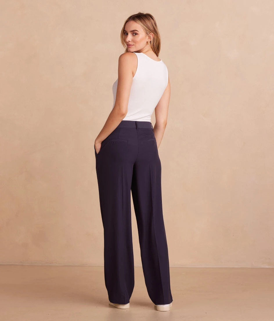 The Classic Pleat Straight Leg Trouser Pant - Midnight 3 The Classic Pleat Straight Leg Trouser Pant - Midnight - Image 3