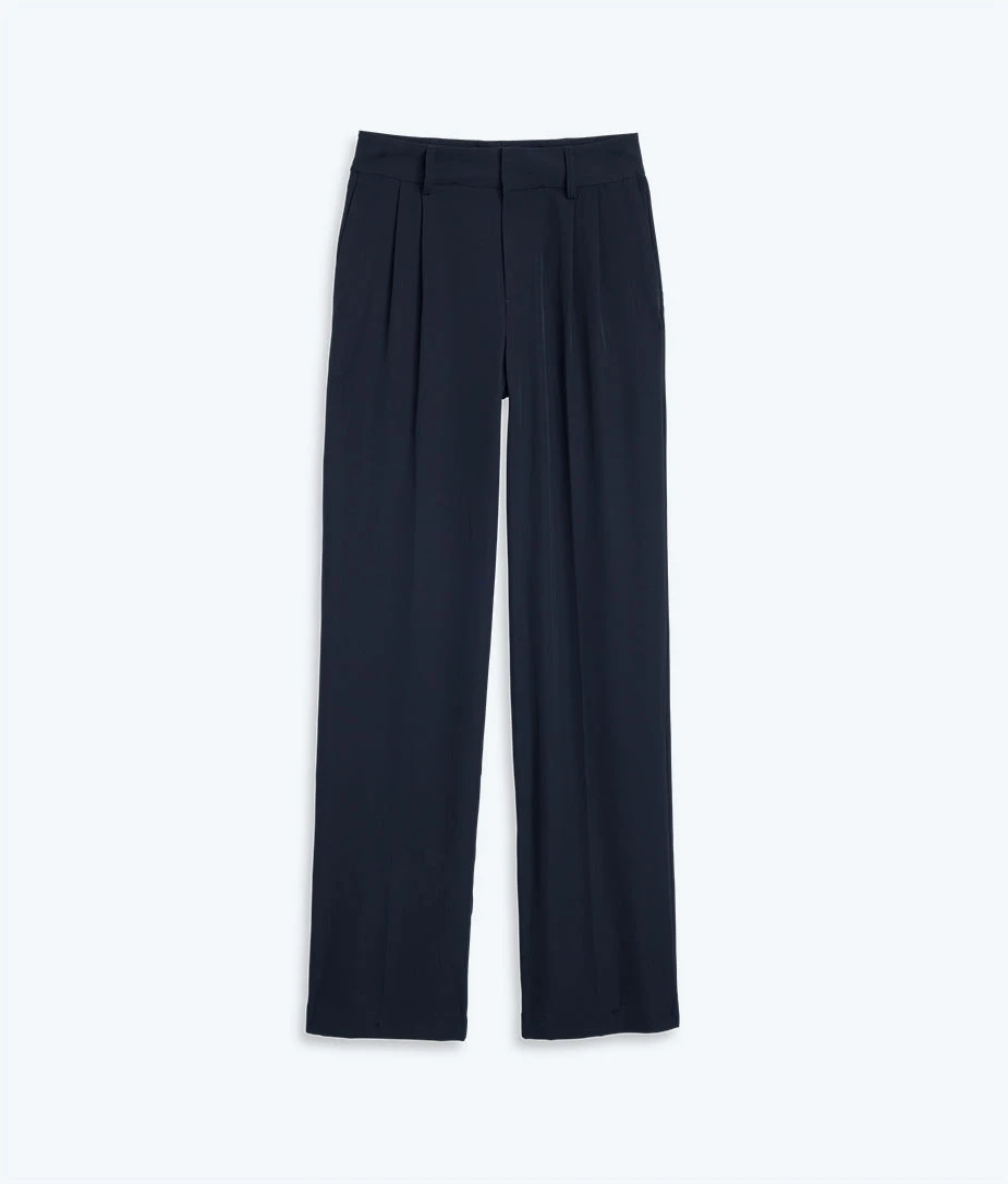 The Classic Pleat Straight Leg Trouser Pant - Midnight 5 The Classic Pleat Straight Leg Trouser Pant - Midnight - Image 5