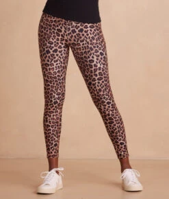 The Do-It-All High Rise 7/8 Leggings - Terracotta Leopard -Summersalt Shop Front Crop TheDo It AllHighRise78Leggings Leopard