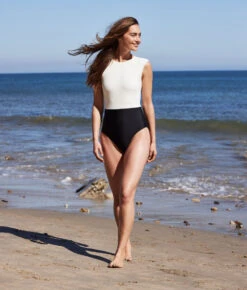 The Long Torso Surf - Sea Urchin & White Sand 8 The Long Torso Surf - Sea Urchin & White Sand -Summersalt Shop LongTorsoTheSurf SeaUrchin WhiteSand 3Lifestyle