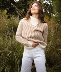 The Luxe Cashmere Blend Two-Tone Button Neck Sweater - Fawn & Dune 8 The Luxe Cashmere Blend Two-Tone Button Neck Sweater - Fawn & Dune -Summersalt Shop Luxe Cashmere Blend Two Tone Button Neck Sweater Fawn Dune 4