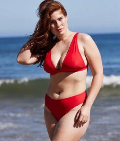 The Plunge Bikini Top - Lava -Summersalt Shop PlungeBikiniTop Lava Lifestyle 4