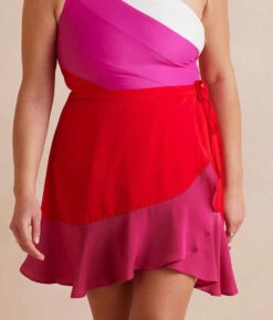 The Short Beach To Brunch Wrap Skirt - Lava & Hibiscus -Summersalt Shop ShortBeachtoBrunchWrapSkirt Lava Hibiscus Detail