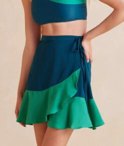 The Short Beach To Brunch Wrap Skirt - Seaglass & Seaweed -Summersalt Shop ShortBeachtoBrunchWrapSkirt Seaweed Seaglass Detail