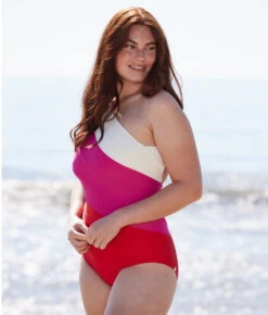 The Long Torso Sidestroke - Lava & Hibiscus & White Sand -Summersalt Shop SidestrokeLavaHibiscusWhiteSandLifestyle1 a0e1ab58 c3d4 4d01 9a3b 74f7fa5a86d3