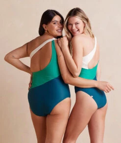 The Long Torso Sidestroke - Seaweed & Seaglass & White Sand 20 The Long Torso Sidestroke - Seaweed & Seaglass & White Sand -Summersalt Shop Sidestroke Seaweed Seaglass WhiteSandBack 208a7101 f708 4397 a094 6caa1312a1a5