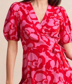The Silky Luxe Puff Sleeve Beach To Brunch Wrap Dress - Pop Floral In Lava -Summersalt Shop TheSilkyLuxePuffSleeveBeachtoBrunchWrapDress PopFloralinLava 3