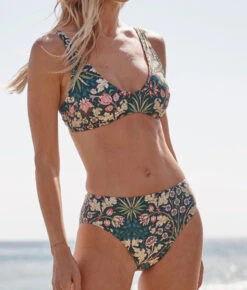 The Tide Scoop Neck Bikini Top - Hyacinth In Sunburst & Teal -Summersalt Shop Tide Scoop Neck Bikini Top Hyacinth in Sunburst Teal 4